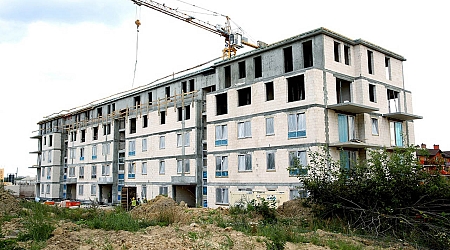We wrześniu 2014 r. w budynku B2 osiągnięty został stan surowy – zamknięty.